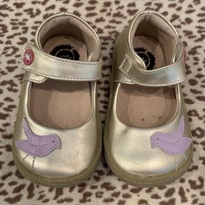 Livie and Luca : Toddler size 6 Gold Maryjanes